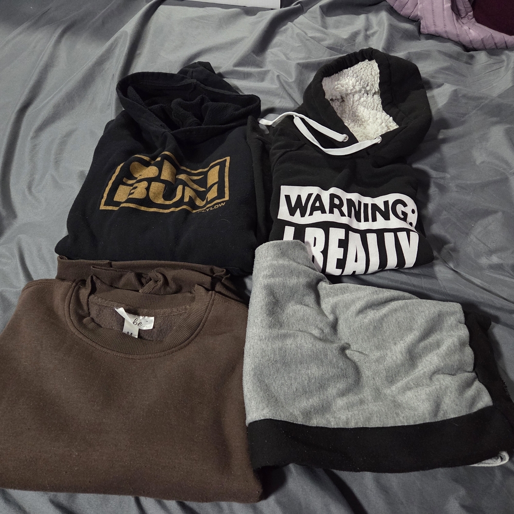 Lot Of Womens Size Medium - 2 Hoodies, 1 Sweatshirt, 1 Sweatpants